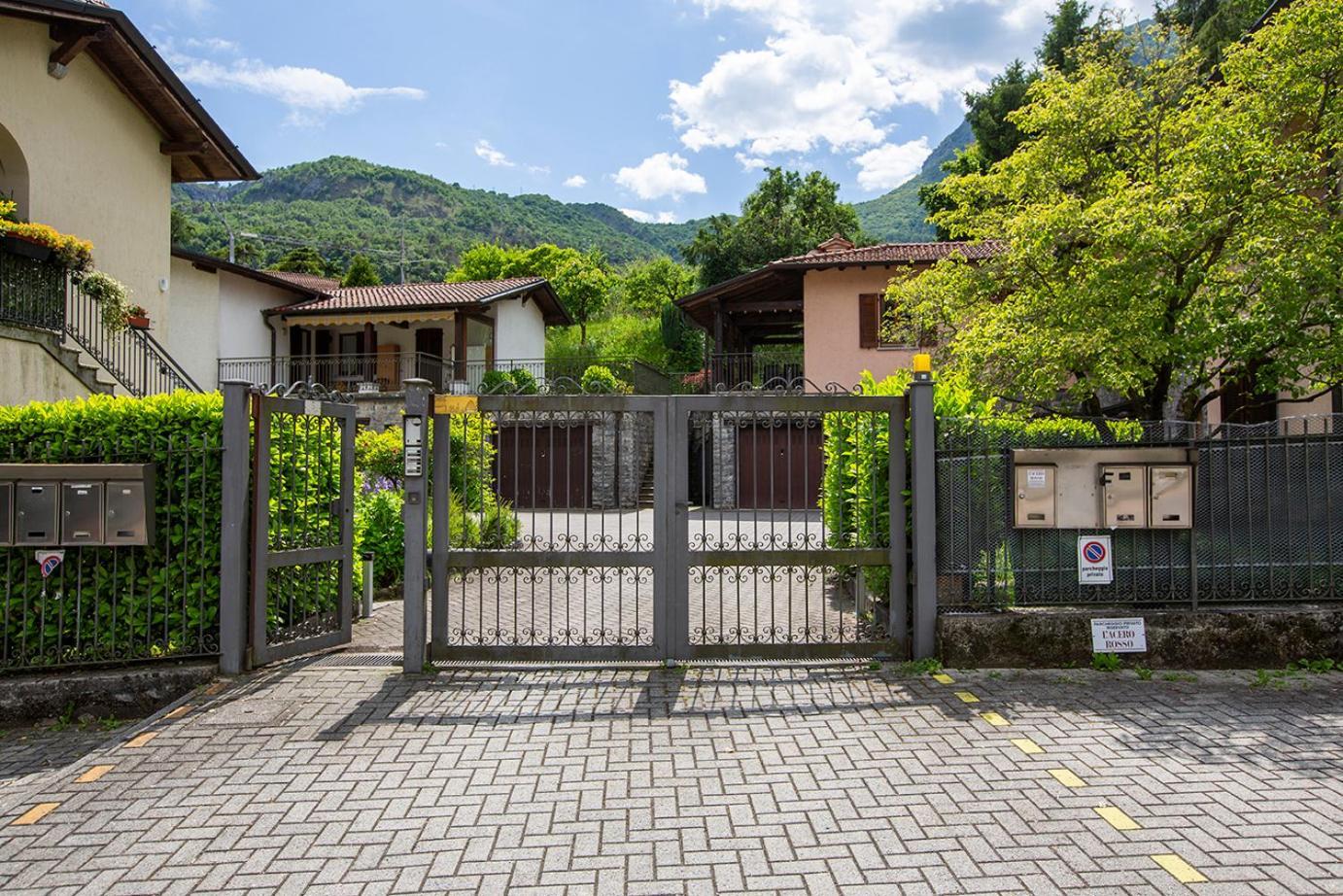 L'Acero Rosso - Giardino Privato E Box Auto Villa Menaggio Buitenkant foto